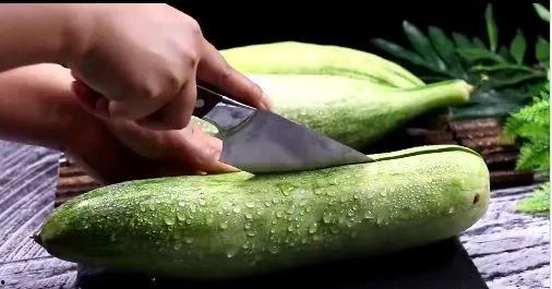 网红吃1000多的瓜,品味奢华美食之旅  第2张